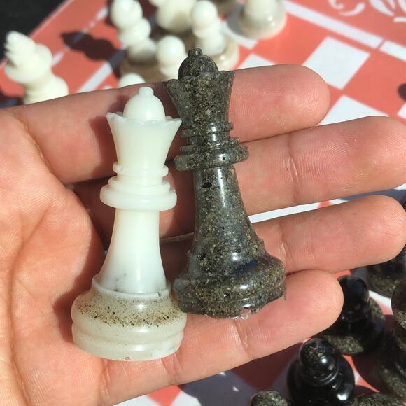 Chess Set - Salmon Pink - Picture 4 of 10